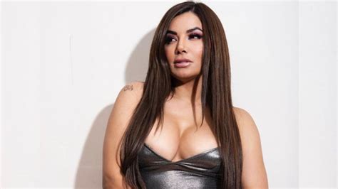 Desde la cama Aleida Núñez derrite la red con arriesgado micro bikini El Heraldo de México