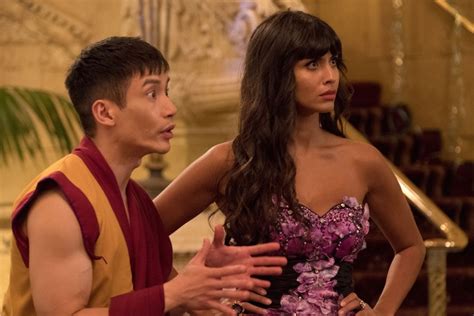 Jameela Jamil The Good Place Revela Que Fue Considerada Demasiado Vieja étnica Y Gorda Para