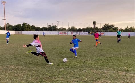 Club Chivas De F Tbol Del Guadalajara Har Visor As Oficiales En Guam Chil