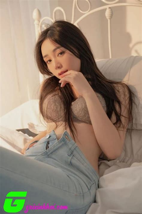 Qu Nh Kool Hot Girl Di N Vi N G Y Th Ng Nh V I G Ng M T P V Th N H Nh B C L A