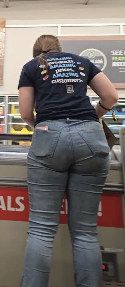 Fine Ass Grocery Store Worker Forum