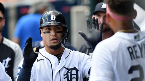 Detroit Tigers Aj Hinch Praises Javier Báez For Staying Invested