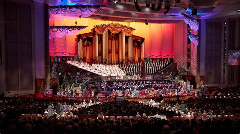 Mormon Tabernacle Choir Celebrates Christmas Broadway-style