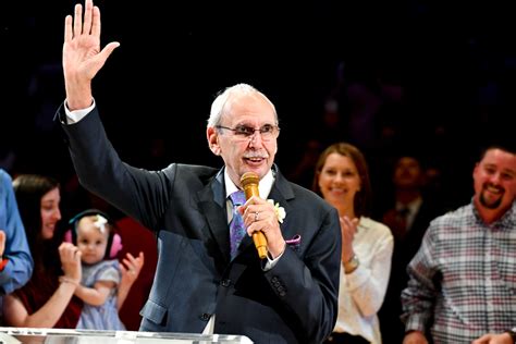 La Clippers Team Pa Announcer To Honor Ralph Lawlers Legacy