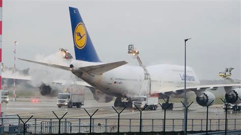 Live Frankfurt Airport Plane Spotting DEICING Airplane YouTube