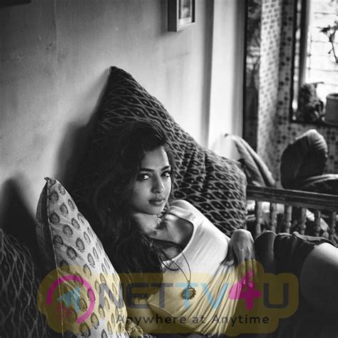 Actress Radhika Apte Hot Images Galleries Hd Images