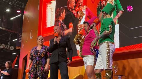 Vídeo Xuxa revela que já bloqueou paquita no celular TV Famosos