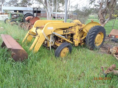 Massey Ferguson Industrial Loader Needs Work Machinery