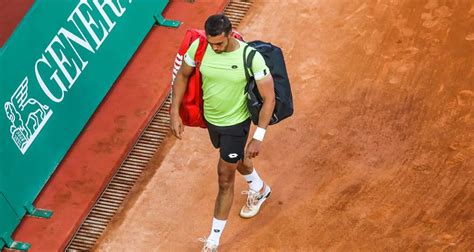 Monte Carlo Benjamin Bonzi abandonne face à Stefanos Tsitsipas