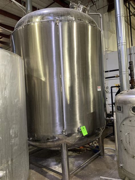 304 Ss Bright Tank With Glycol Jacket And Insulated With Top Manway