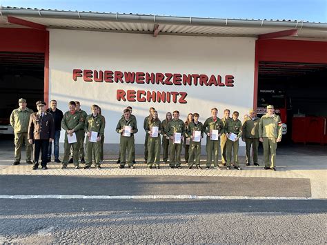 Bezirksfeuerwehrkommando Oberwart 15 Feuerwehrjugendmitglieder Holten