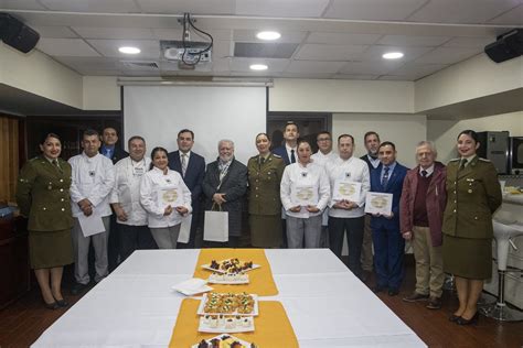 Escuela de Gastronomía lleva a cabo ceremonia de certificación por