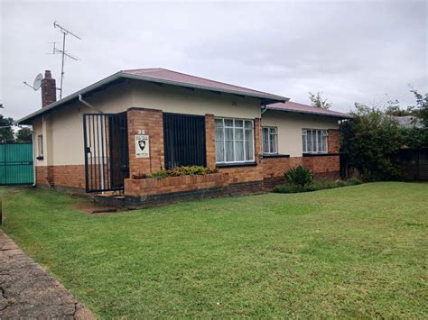 For Sale Spacious Kempton Park Ext 3 House With Pool And Entertainment