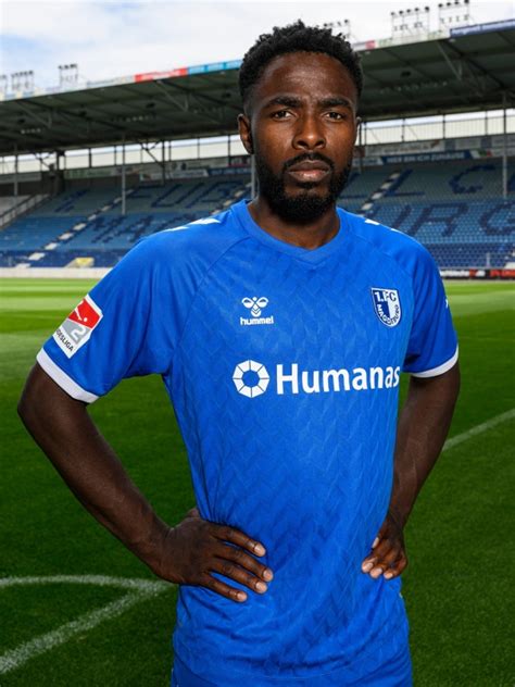 Offizielles Fc Magdeburg Ausw Rts Trikot Der Saison Von Hummel