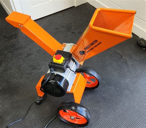 Forest Master Fm Dd Compact Hp Electric Motor Self Feed Wood Chipper