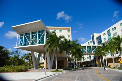 Honors College @ Parkview Hall | FIU Housing and Residential Experience