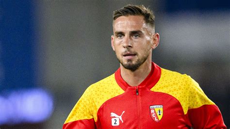 RC Lens Ruben Aguilar rassure après sa blessure à l épaule face au