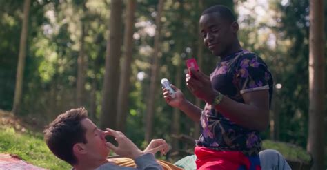 Sex Education Netflix dévoile le bêtisier de la saison 3