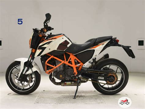 Купить б у KTM 690 Duke R инжектор 6 передач в Москве белый naked bike 2014 года по цене 499