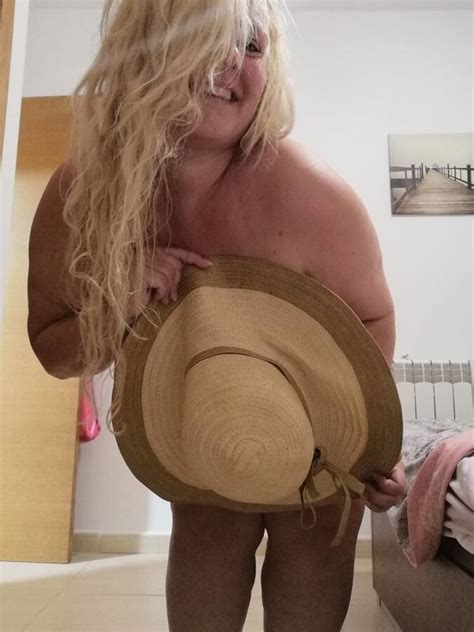 Straw Hat And Big Natural Tits Sexy Bbw Milf Nudedworld