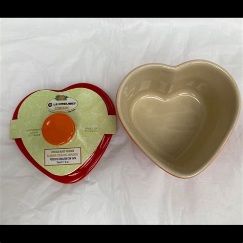 Le Creuset Kitchen Le Creuset 8 Oz Heart Shaped Ramekin Lid Flame