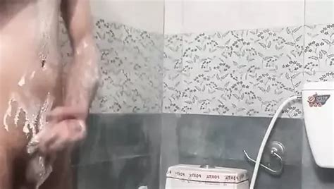 A Pakistani Guy Jerk Off In Washroom During Shower Gay Amateur Porn