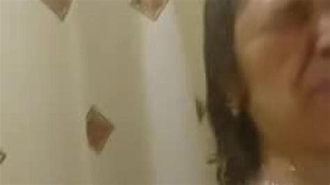 Iranian Milf Bathe Porn Videos