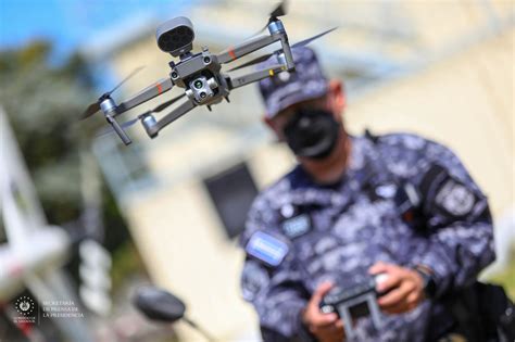 Giotto Dibondon Destacar Nivel Drones Policia Nacional Jane Austen La