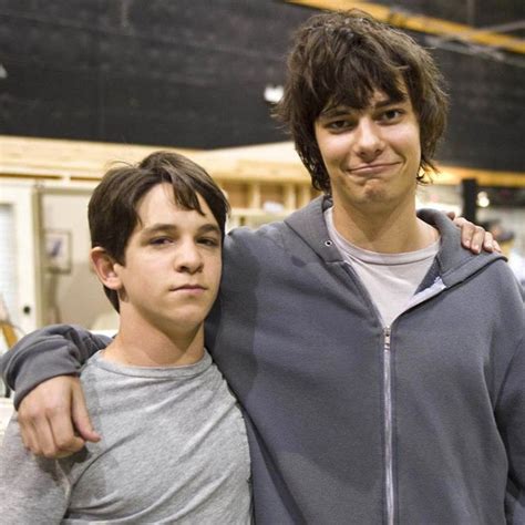 Pin De Allison En Devon Bostick Actores Celebridades Famosos