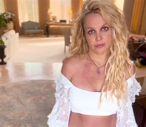 Britney Spears Posts Videos Dancing In A White Top And Drives Fans Crazy News