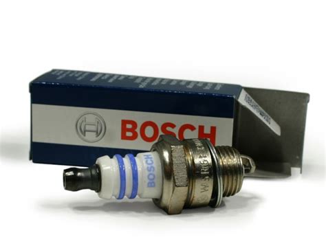 spark plug Bosch WSR6F fits Stihl MS661 MS 661, 2,60