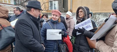 Medicii De Familie I Cei Din Ambulatorii Protest N Strad La