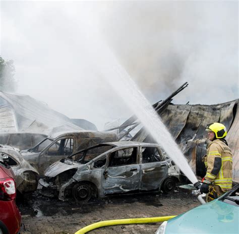 Großbrand in Löhne Brennt auf Tausenden Quadratmetern Feuer