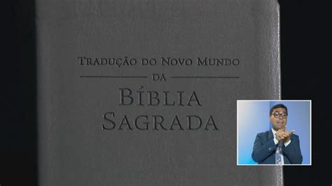 Vídeo Pela primeira vez a bíblia usada por Testemunhas de Jeová foi