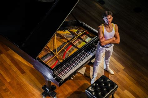 Bruno Hrabovsky traz espetáculo Rock ao Piano para Florianópolis