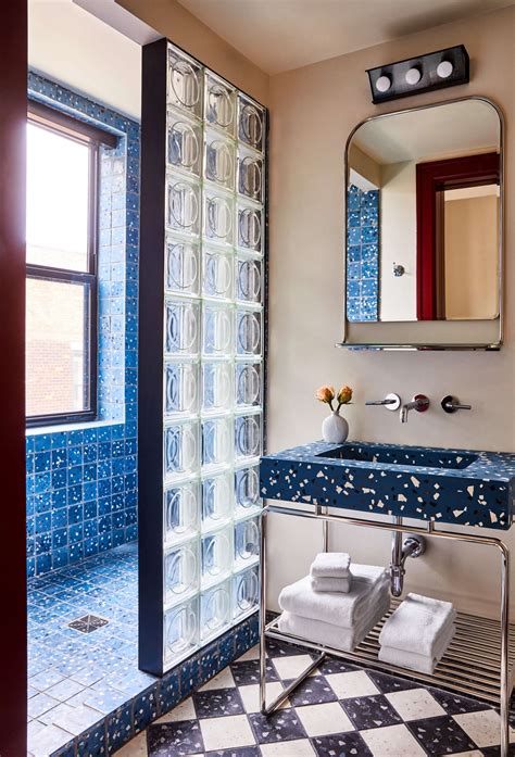 Water Colors: 10 Favorite Bathrooms with Retro Colored Fixtures ...