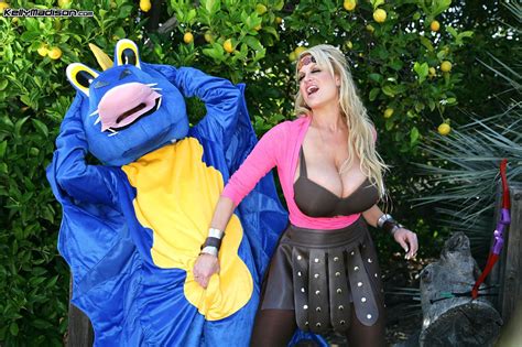Kelly Madison Sucking And Fucking A Horny Monster 12 Photos