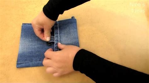 How to DIY a Cute Chain Jean Bag | Upstyle