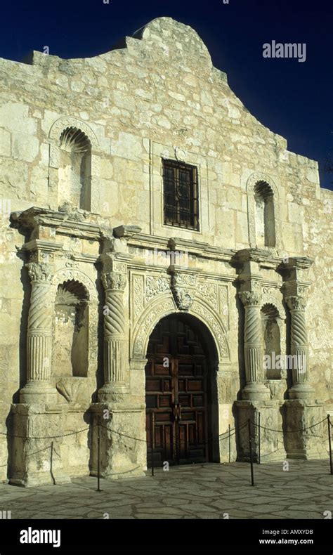 The Alamo Spanish Mission Church In San Antonio Stock Photo Alamy