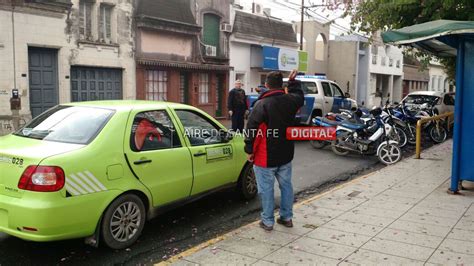 Choque Entre Un Remis Y Una Motocicleta En Mendoza Y Urquiza