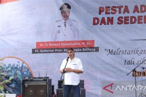 Warga Tempilang Gelar Pesta Perang Ketupat Sambut Ramadan ANTARA News