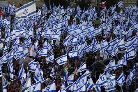 The problem with ‘reclaiming’ the Israeli flag