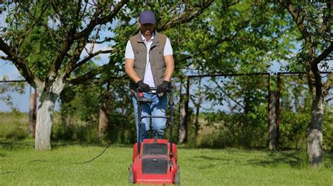 Mowing Lawn Basics Boulay Landscaping Wells Maine