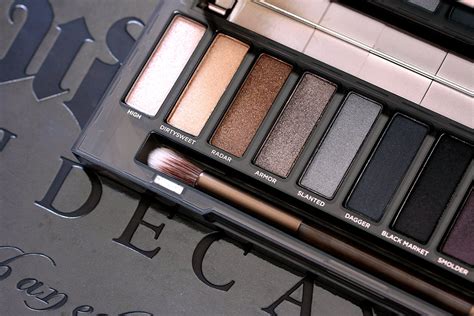 Je Ne Sais Quoi Urban Decay Naked Smoky Palette