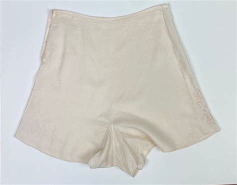 Vintage Sexy Lingerie S White Pale Peach Silk Sat Gem