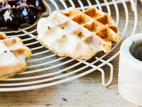 Luikse Wafels Met Twee Chocoladedips Libelle Lekker