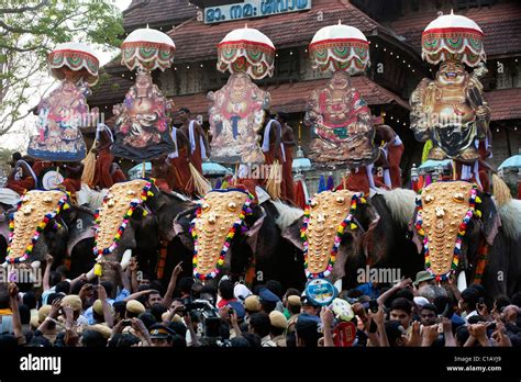 Kudamattam competition, Thrissur Pooram festival, Thrissur, Kerala ...