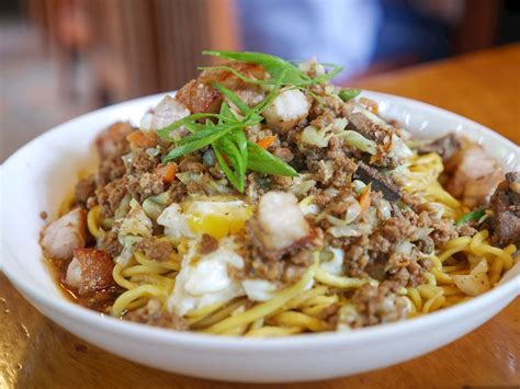 Pancit Batil Patong | Traditional Stir-fry From Tuguegarao, Philippines