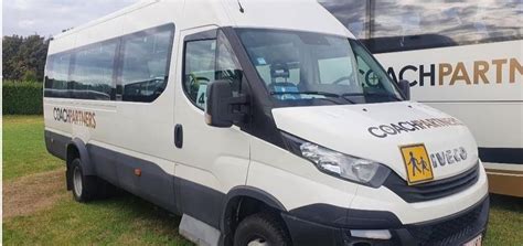 Nov Minibus Iveco Daily Kisbusz Emel H Tfal Na Prodej Na Truck Id