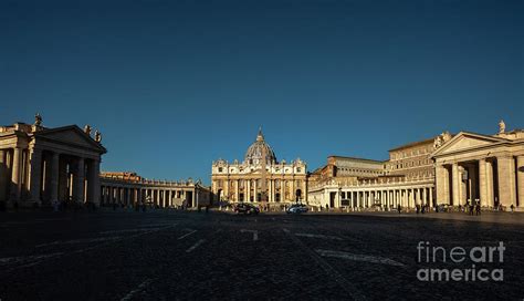 One Of The Most Famous Squares In The World Piazza San Pietro Vatican